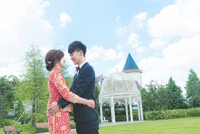婚禮攝影師/婚攝：婚攝阿德（趙德） 協助：小田甜 新娘秘書造型：筱涵Sugar-新娘秘書/婚禮造型/新秘教學（彰化/台中/苗栗/南投/雲林/全省/新秘） 婚攝阿德官網：http://www.dearvision.co/ 粉絲頁：https://www.facebook.com/bastwedding #婚禮紀錄 |#自助婚紗 |#親子寫真 |#抓週紀錄 |#孕婦寫真 #台北婚攝/#台中婚攝/#高雄婚攝/#桃園婚攝|#商業攝影|#台北寒舍艾美婚禮紀錄 網站:http://www.dearvision.co/ 粉絲頁：https://www.facebook.com/bastwedding